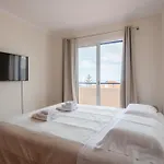 Madeira Sunny Penthouse アパート フンシャル